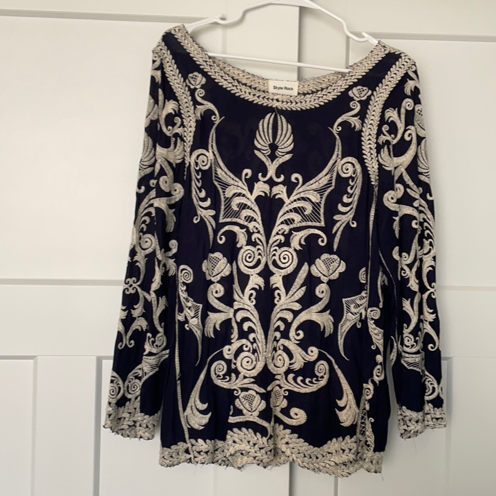 Style Rack embroidered navy & cream top